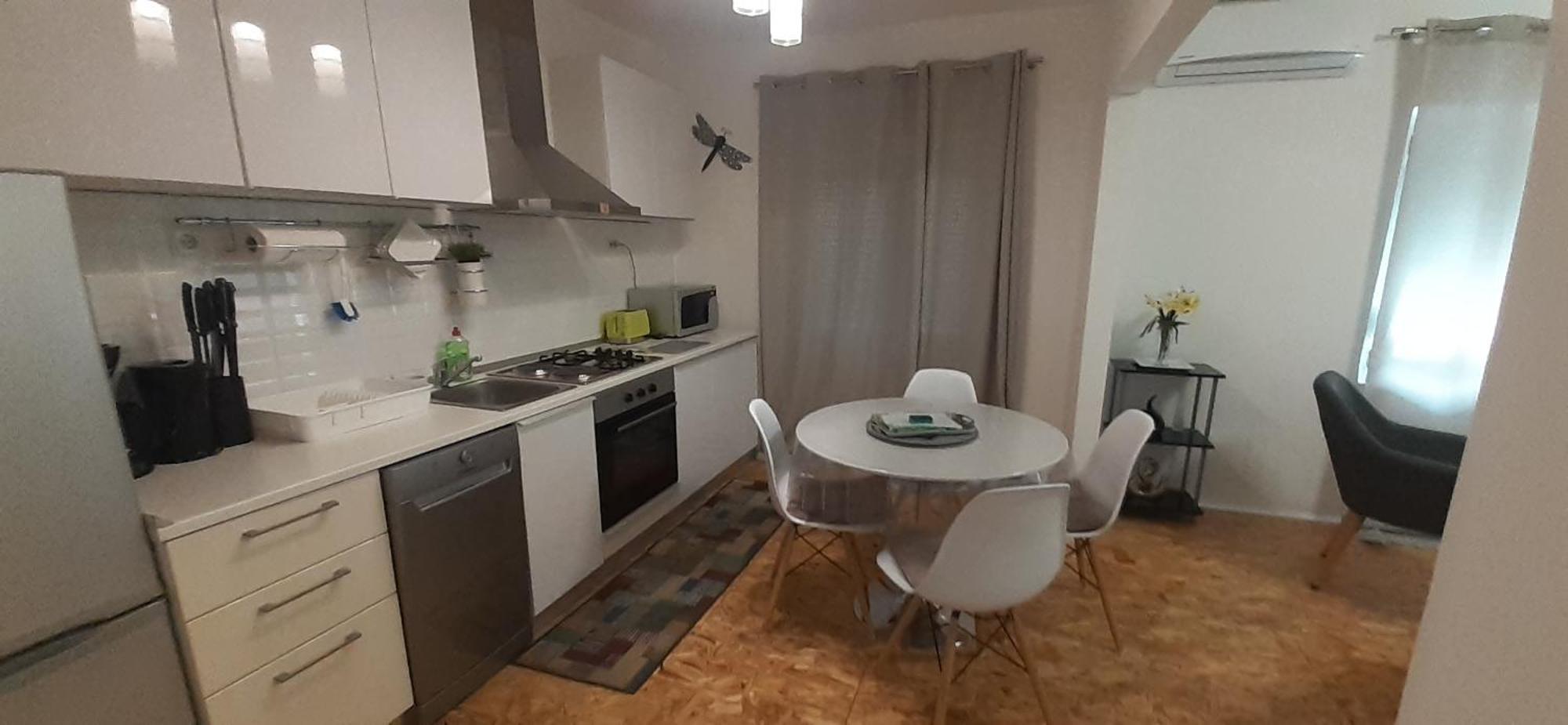 Amphora Apartment *